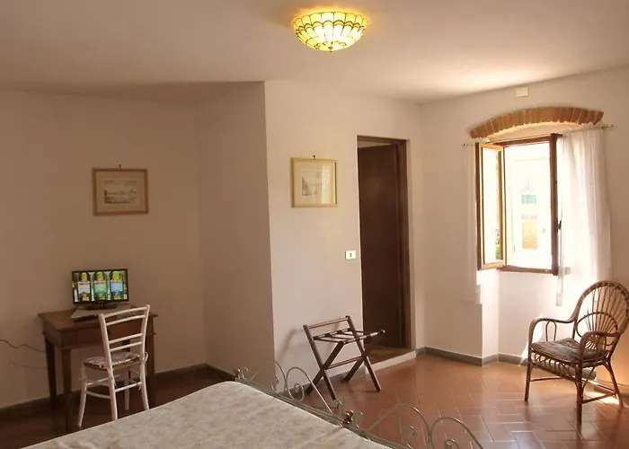 Casprini Da Omero מלון דירות 3*